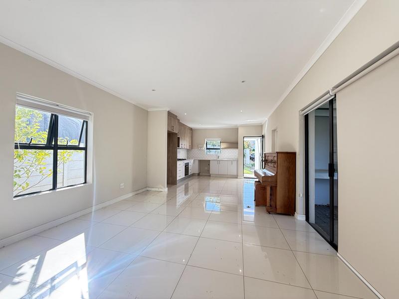 2 Bedroom Property for Sale in Klipfontein Western Cape